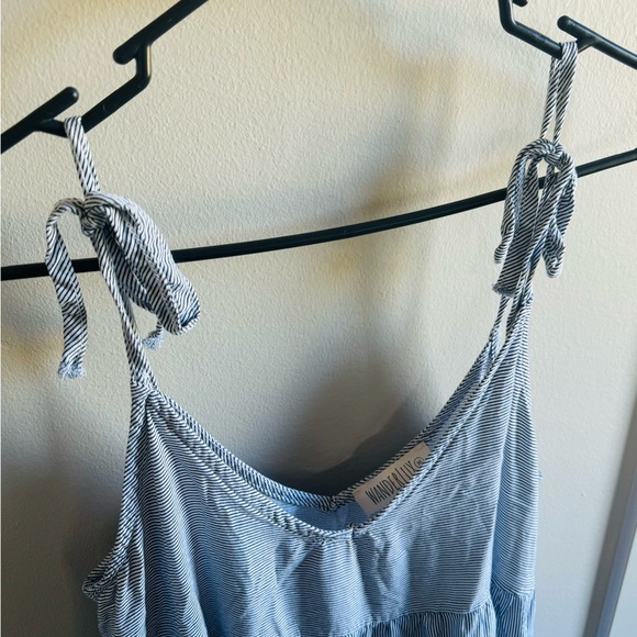 Wanderlux Sz Med Woman’s Blue Stripped Flowy Summer Dress W/ Adjustable Straps - Picture 3 of 5